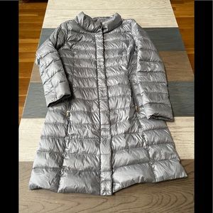 Women’s light weight puffer tahari coat